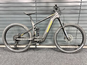Testovaný elektrobicykel Ghost E-Riot AM Advanced Black/Dirty Orange 2022