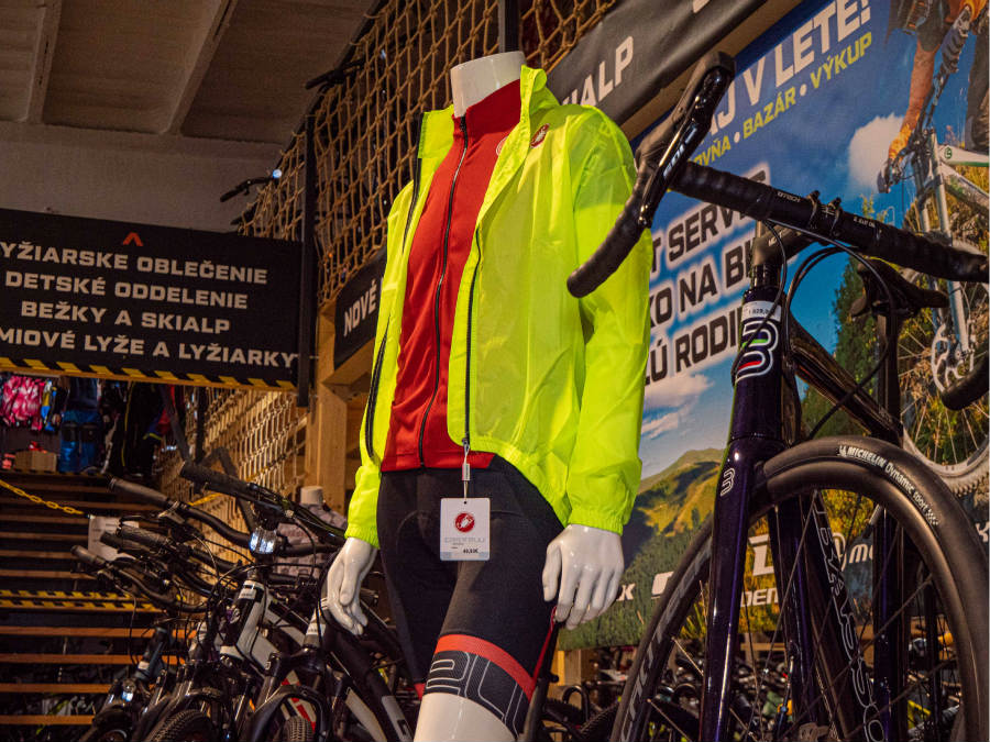 Cyklistické nohavice a dres