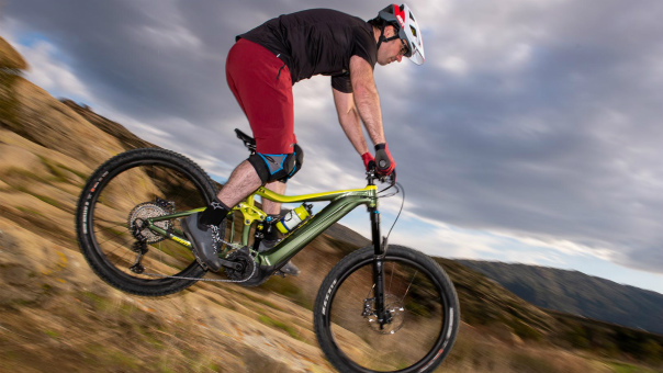 Elektrobicykle Giant Predné odpruženie (Hardtail) 